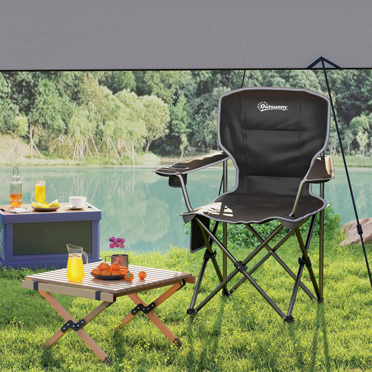 Outsunny Faltbarer und tragbarer Campingstuhl mit Getränkehaltern, Seitentaschen und Tragetasche, Schwarz